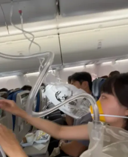 影/旅客還原大韓航空驚魂！　氧氣罩落下、飛機下降10分鐘...13人耳鳴、頭痛送醫