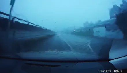 快訊/大雨狂炸！雙北、新竹4地區淹水警戒　車輛拋錨停路中