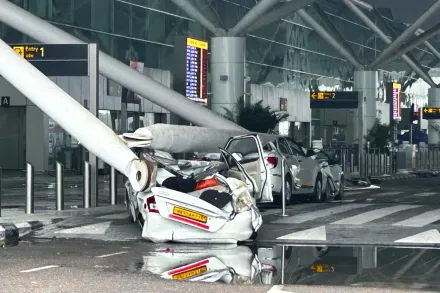 影/1死8傷！南亞最大機場發生屋頂坍塌事故　印度官方：所有航班暫時取消