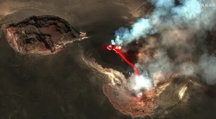 義大利2火山同時噴發！火山灰柱高達4.5公里　西西里島機場暫時關閉