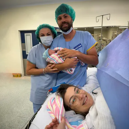 影/母愛奇蹟！27歲女子首胎血崩慘失子宮　「用媽媽的」 成功誕下二寶