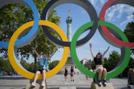 巴黎奧運選手照激似「懸賞照」！　資料表成八卦、性別歧視地雷區