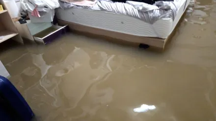 宜蘭洪水淹七賢村！居民崩潰「床墊泡在黃河」　暗夜慘況曝
