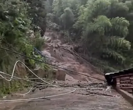 快訊/影/湖南強降雨致山崩「多人遭活埋」　救出17人中「11死6傷」