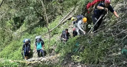 失溫奪三命！ 3登山客天冷交疊取暖仍罹難　家屬哀慟跪地不捨