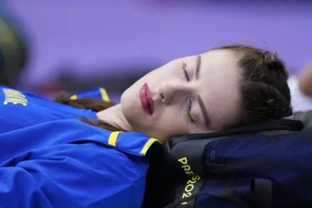 烏克蘭跳高女神「跳完就睡」！　在田徑場上打地鋪背後原因曝