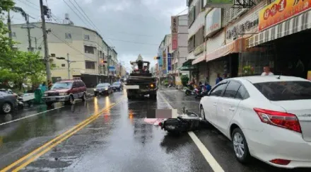 快訊/重大車禍！台南女騎士擦撞倒地遭水泥泵浦車輾　爆頭血染道路斷魂亡