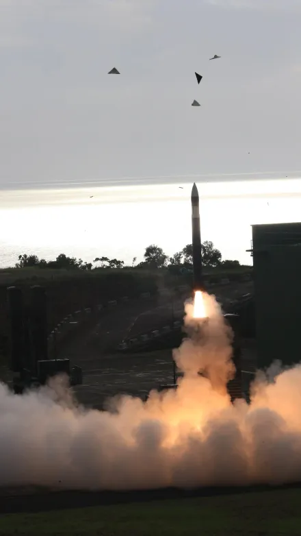 直擊/九鵬基地海空精準射擊　愛二、弓三、標一成功擊落1089靶機