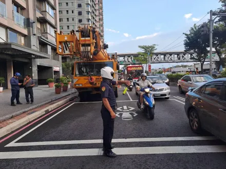 淡水唯一往返道路塞到瘋！尖峰時段堵車4小時　原因曝光