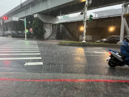 明中南部雨勢擴大下到晚上！未來1週水氣增多　午後慎防強降雨、雷擊