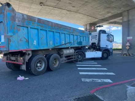 快訊/新北泰山單車騎士遭捲砂石車底　「臟器外露」當場慘死