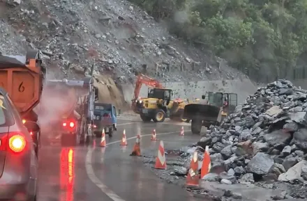 影/大雨沖刷！蘇花公路台9線161K「灌泥流」　單線通行管制