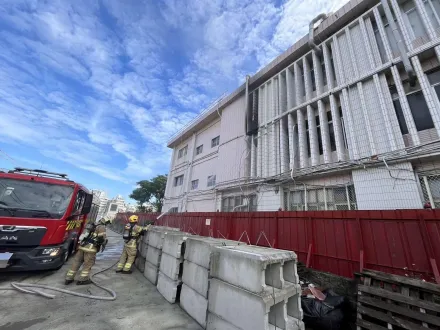 快訊/台南大學榮譽校區光電實驗室驚傳火警！警消17分鐘撲滅　幸無人傷亡