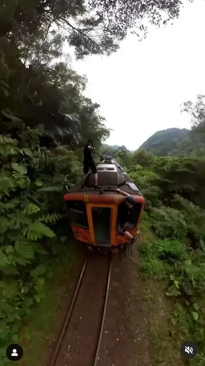 影/站行駛列車頂！外籍網紅入侵機廠騎車IG吸粉　台鐵報警提告