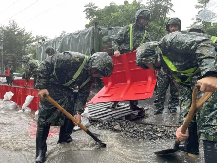 陸軍花防部派遣兵力　協助台東金峰、太麻里鄉救災