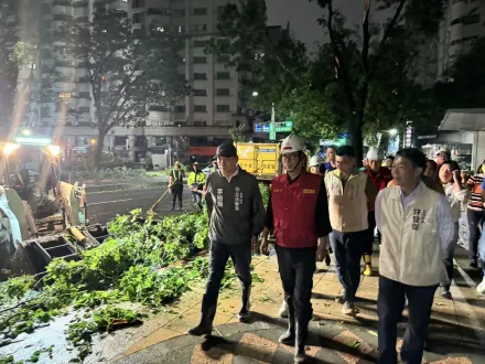 山陀兒帶來強風豪雨！高雄連放4天颱風假　陳其邁喊話：力拚3天恢復市容