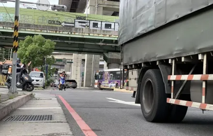 快訊/快移車！北市上午7時起紅黃線禁停　停車格恢復收費