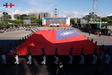 陸軍官校國旗隊震撼國慶！慶籌會喊：共同守護、愛護這面國旗及國家