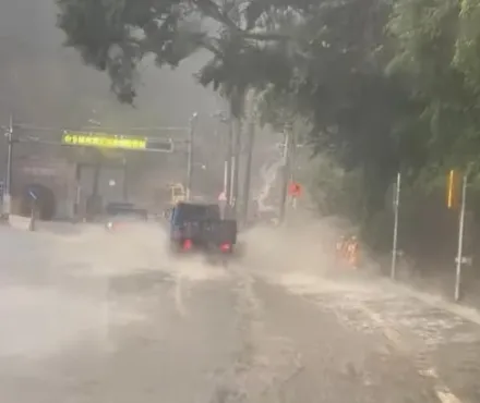 影/直擊！蘇花公路大暴雨「黃土泥流」　台9線和仁-崇德段機動管制