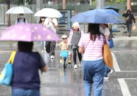 東北季風持續影響！9日降雨熱區曝　國慶日各地轉多雲到晴