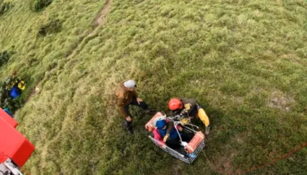 快訊/女登山客爬南投干卓萬山骨折　黑鷹直升機吊掛救援送醫