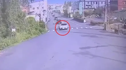 影/開進對向車道！南投女騎士遭休旅危險超車撞飛亡　家屬悲訴：駕駛毫無悔意