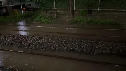 快訊/雨彈擾交通！暖暖車站時雨量達90毫米釀淹水　台鐵最新回應曝光