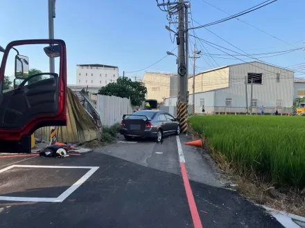 快訊/台中死亡車禍！車輛失控撞電線桿　21歲男頭顱破裂亡