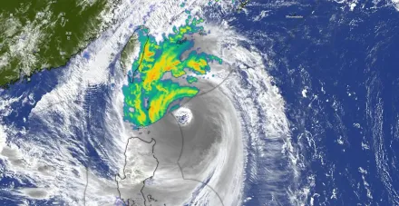 近30年最大暴風圈襲台！「康芮」恐繼賀伯後　再進逼「世界紀錄」