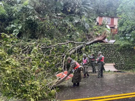 媒體人稱國軍救災南北雙標　陸軍司令部反駁：嚴重偏頗不實