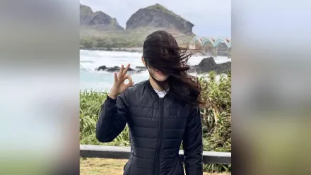 李多慧環島曬美照！「頭髮全遮臉」沒偶包超圈粉　 網笑：拍攝者還活著嗎