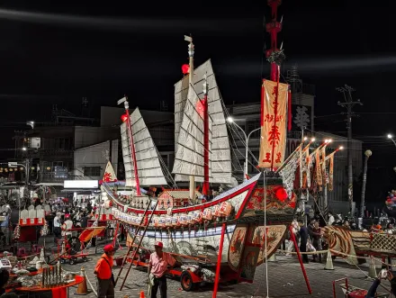 屏東三大迎王都遇颱風！「南州迎王」壓軸登場　信徒涉水遶境