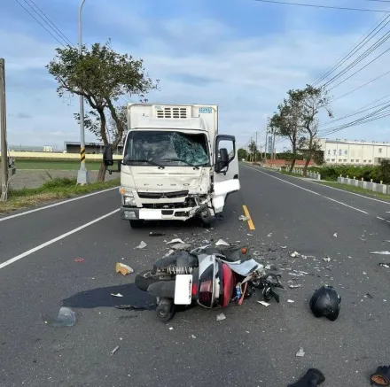 雲林機車「偏離車道」撞對向貨車！碎片零件四散　騎士傷重不治