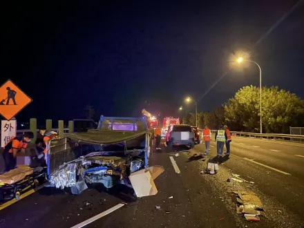 國3南下台南柳營段爆嚴重車禍！5車追撞3人送醫