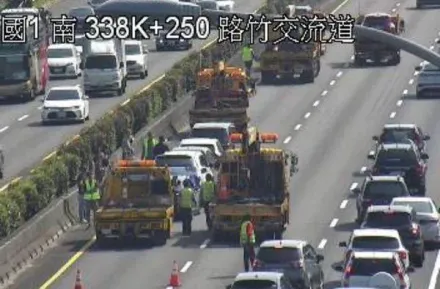 7車連撞！國一南下路竹段車禍　至少回堵7km