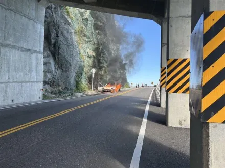 蘇花公路火燒車！小客車變「焦黑廢鐵」　姊弟死裡逃生