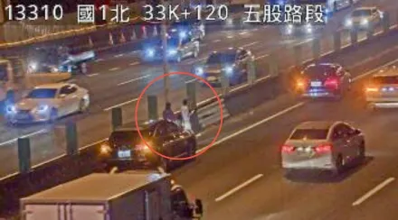 國1北上也車禍！2車內線追撞　2駕駛站車道超危險