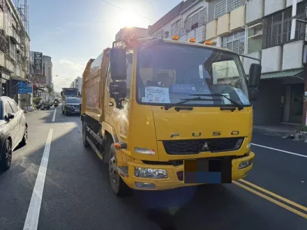 屏東垃圾清運危機！清潔隊員酒駕開垃圾車出事　大牌慘遭吊扣2年