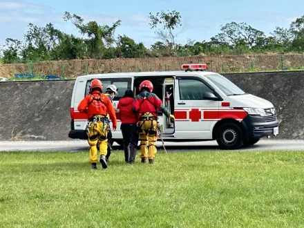 影/62歲女登花蓮塔芬池三角點突發高山症　黑鷹直升機即刻救援