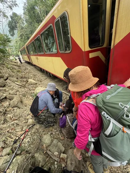 婦闖阿里山林鐵遭噴飛！官方認證旅行社「有前科」　網怒洗版