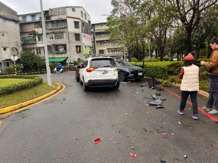 影/新店6車追撞！現場大擺「蜈蚣陣」　肇事駕駛輕傷送醫