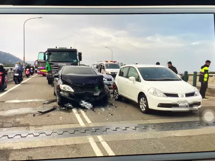 大甲台1線連環車禍！砂石車疑未保持距離　前車嘴巴親屁股