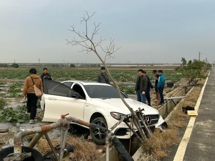 影/零付款取車！高雄惡男試駕賓士開走　逃5縣市栽在田裡