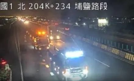 國1驚傳3車連環車禍！統聯客運被追撞　1人輕傷送醫