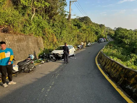 死亡車禍！高雄19歲男騎車彎道自摔　滑飛對向車道遭撞不治