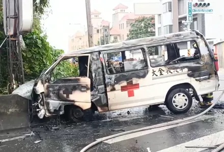 影/員林76快速橋下爆對撞救護車！女騎士殞命…駭人畫面曝