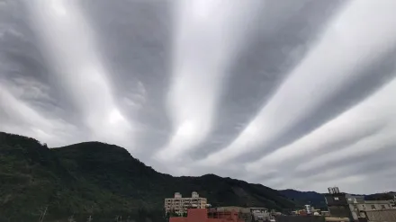 基隆驚現大片地震雲？北部人喊「到處都是」　氣象署：無直接關聯