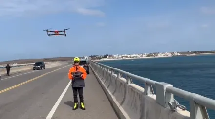 澎湖男「車停跨海大橋上」人不見！警消海巡緊急搜尋中