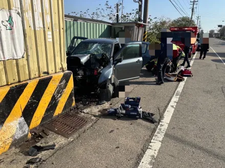 苗栗死亡車禍！轎車自撞水泥護欄　女駕駛夾困車內不治