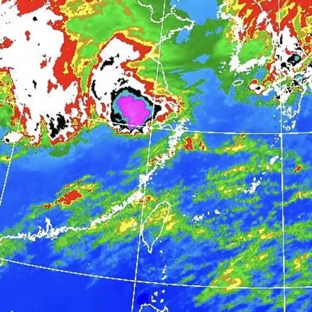 衛星雲圖「一大片橢圓紫色」　鄭明典：強對流系統回來了